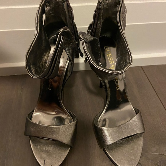 Guess by Marciano dark silver high heels - Picture 1 of 3